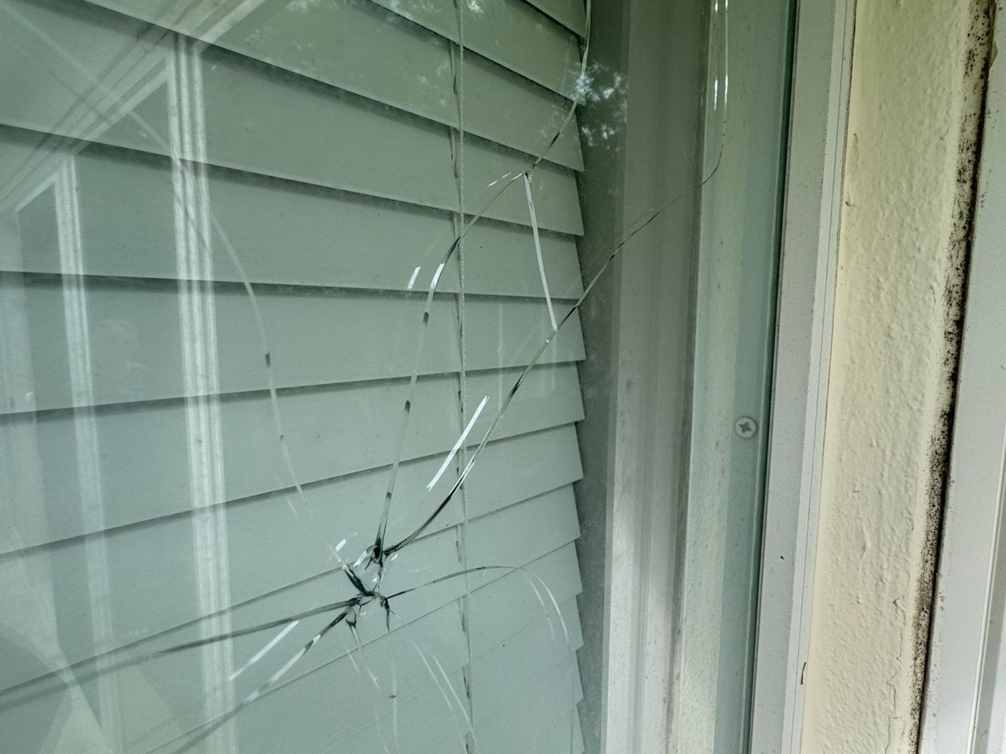 Broken Glass Door Repair in Miami